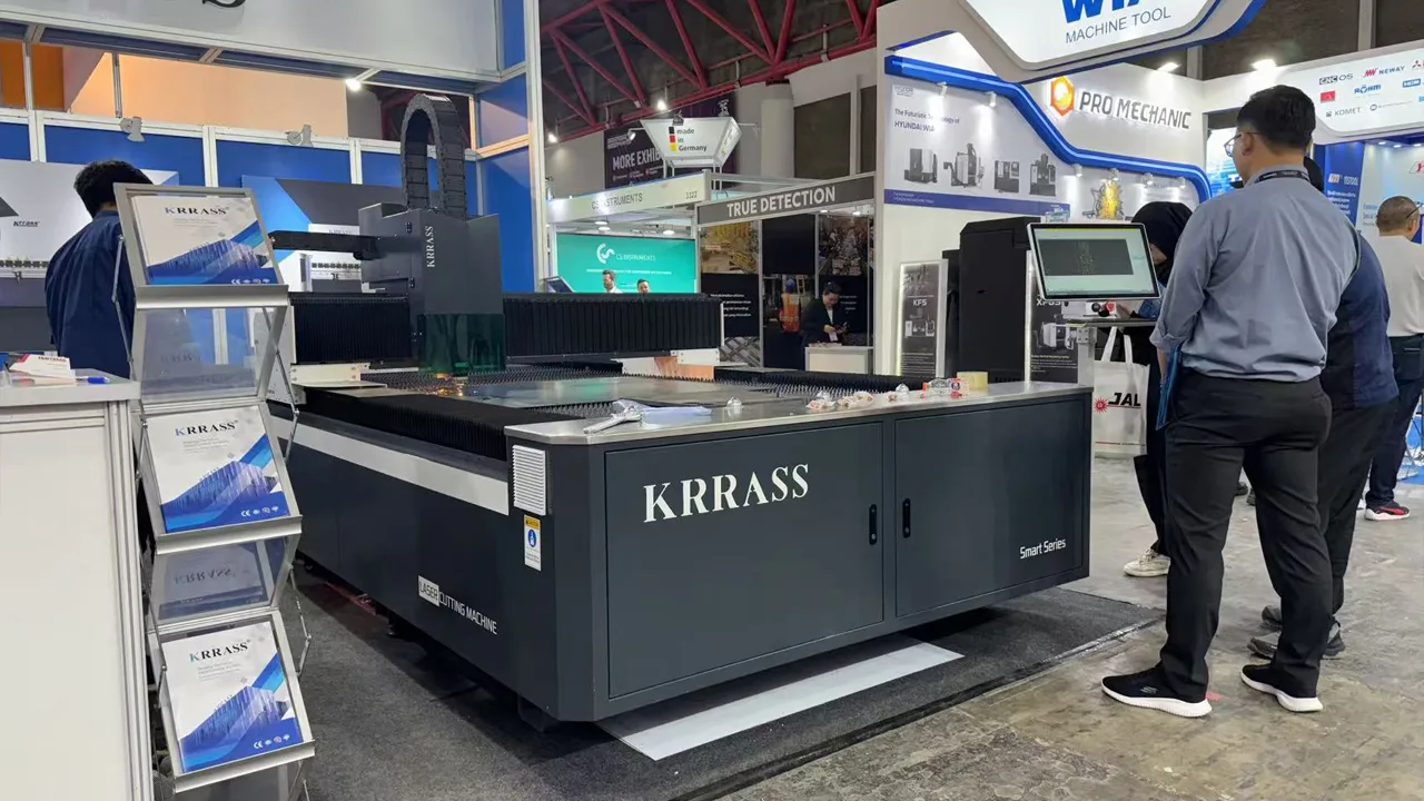 Fiber Cutting Machine Price: A Complete Guide to Costs and Value - Pictures 5 3000W Fiber Cutting Machine Price