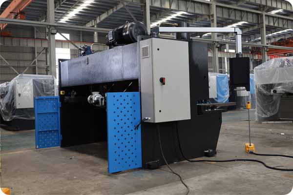 Hydraulic Guillotine Shearing Machine - Pictures 5 Hydraulic Guillotine Shearing Machine - back safety net 1