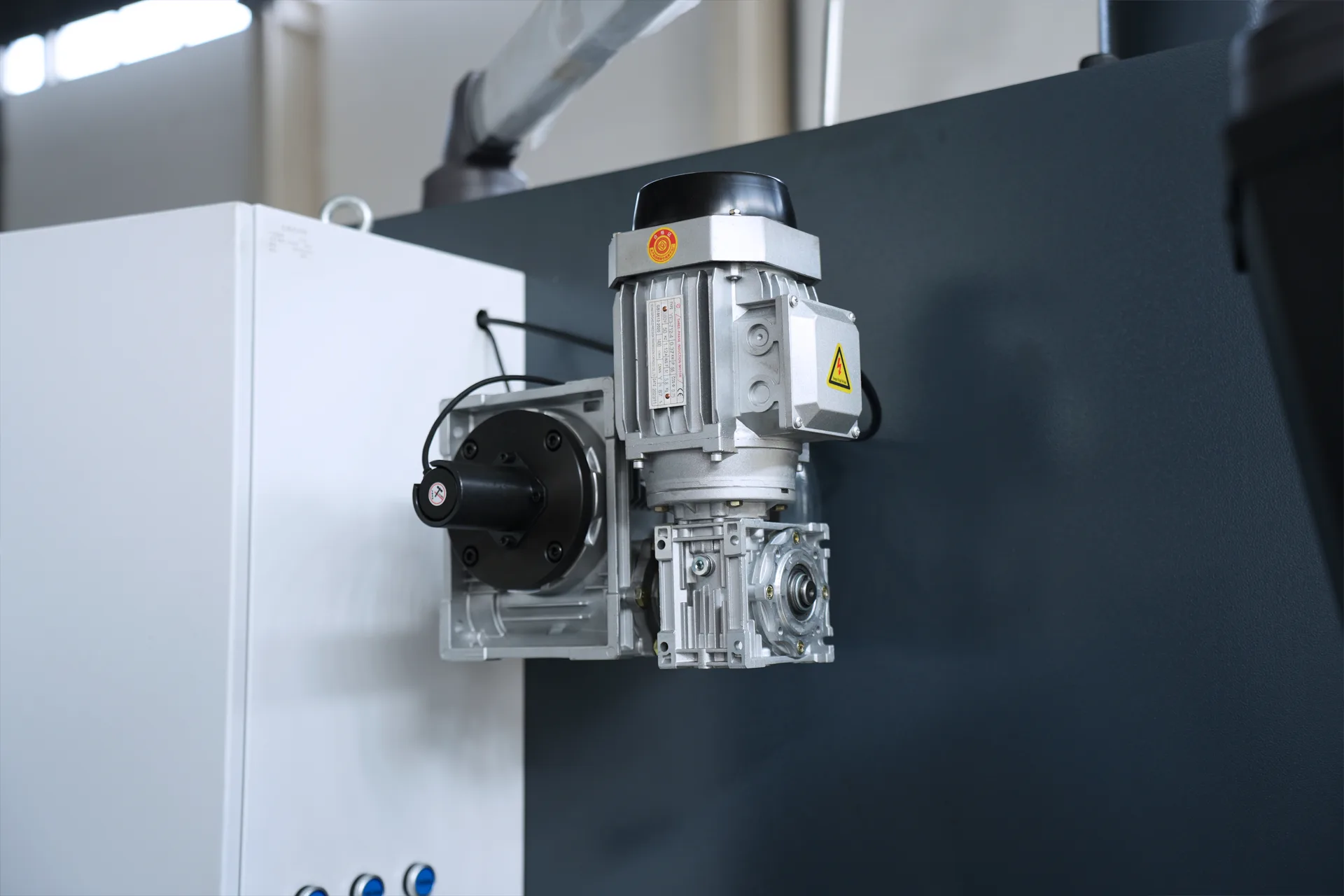 Blade Clearance Adiustment Blade Clearance Adiustment