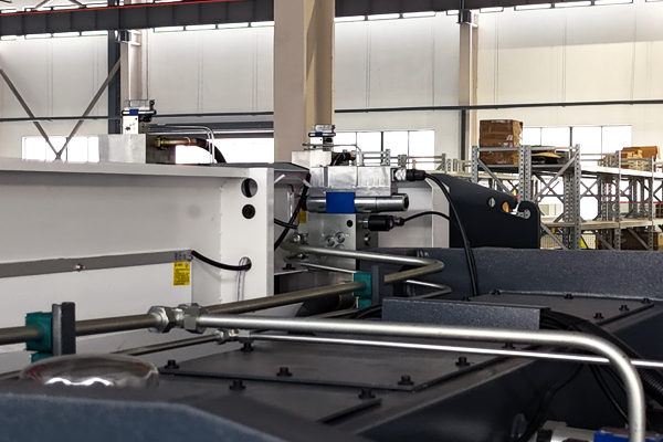 Hybrid CNC Press Brake, 110Ton Sheet Metal Press Brake, DELEM DA58T 2D Controller - Pictures 15 PBS-110T2500-DA58T Rexroth Proportional Valve