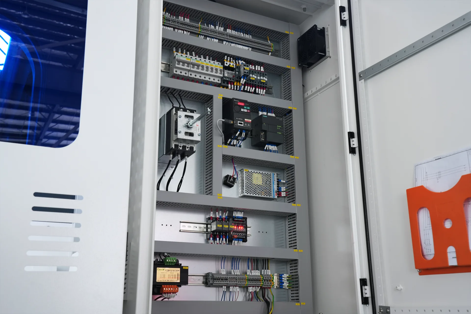 WC67K-125T3200 NC Press Brake with E21 Control - Pictures 13 Schneider Electric